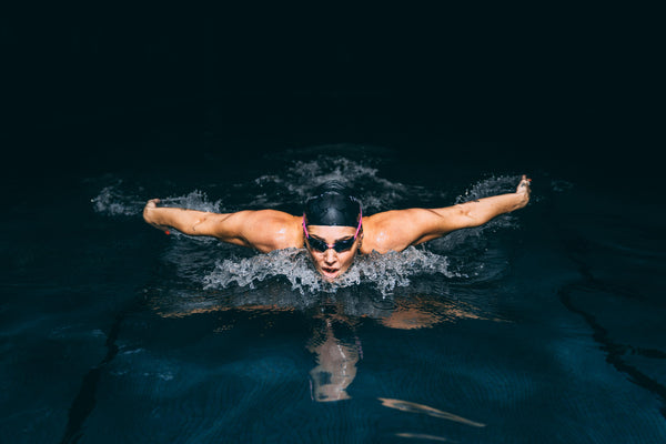 Black-Swimming-Goggles THEMAGIC5