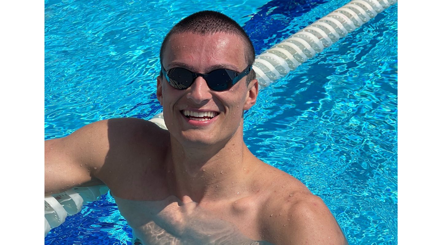 Luca smiling wearing THEMAGIC5 Goggles