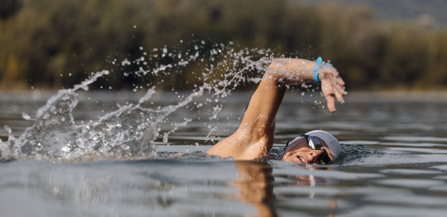 Laura Siddall swimming